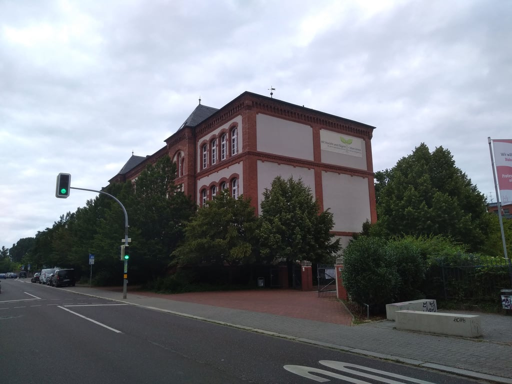 Das Norbertusgymnasium in Magdeburg. Der Schulleiter wurde freigestellt. Die Vorwürfe wiegen schwer.