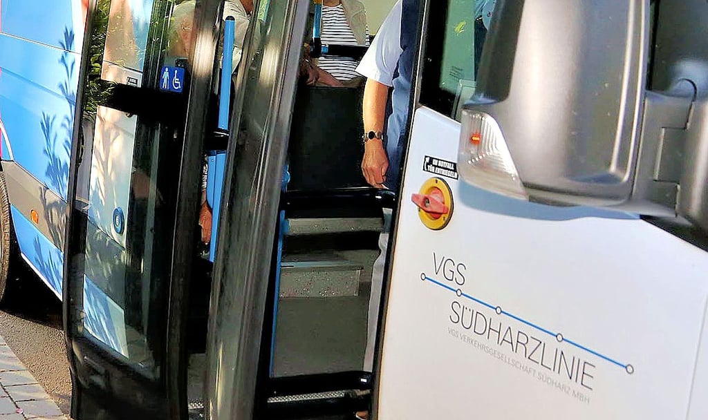 Bürger kritisieren die Fahrtzeiten und vielen Ausfälle beim öffentlichen Nahverkehr (ÖPNV) im Landkreis Mansfeld-Südharz. Einige wünschen sich Rufbusse, die sind zum Teil schon im Einsatz.