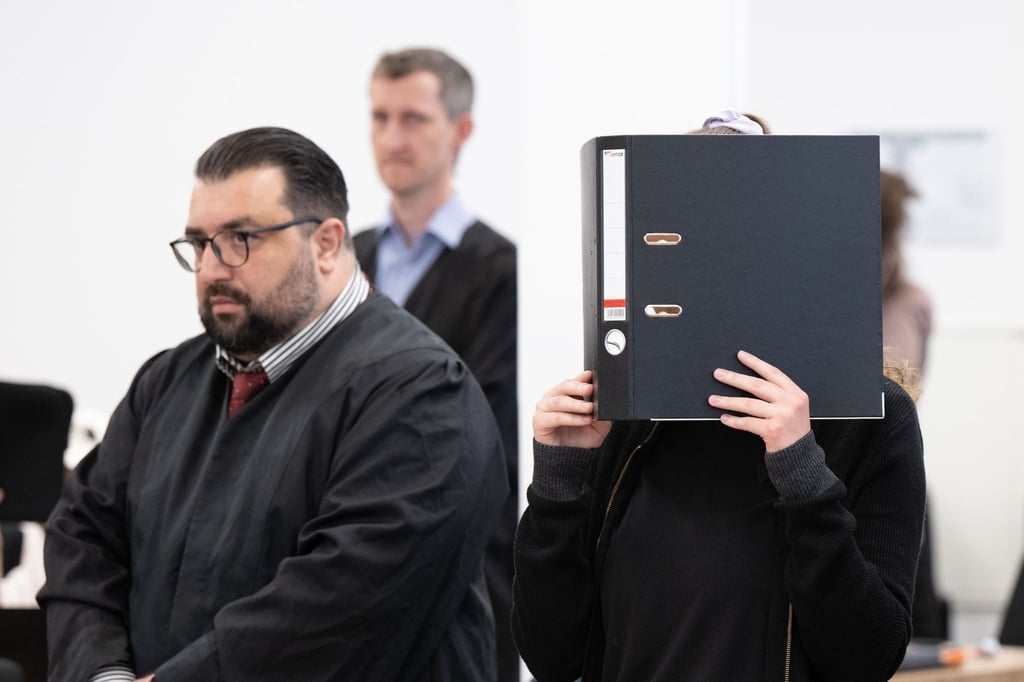 Ende Mai 2023 wurden Lina E. und mehrere Mitangeklagte wegen der Mitgliedschaft in einer kriminellen Vereinigung und der gefährlichen Körperverletzung schuldig gesprochen.