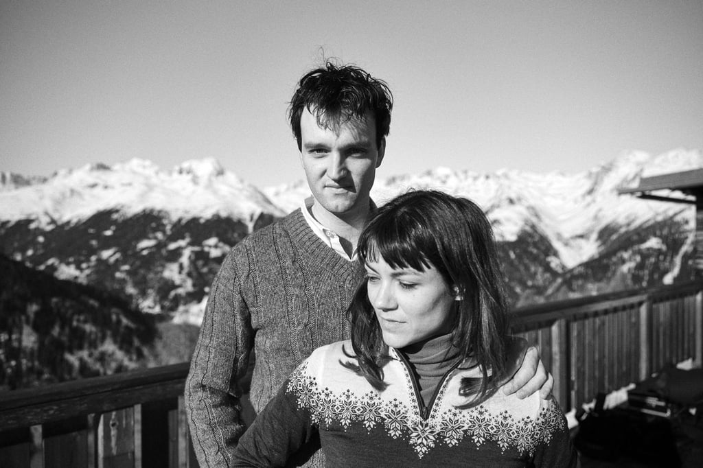 Jan Bülow als Johannes und Olivia Ross als Pianistin Karin Hönig in einer Szene des Films "Die Theorie von Allem".