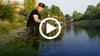 Tobias Strejcek fischt mit einem Magneten regelmäßig an der Elbe in Wittenberg nach Metall. Mit einer kleinen Kamera am Kopf filmt er seine Entdeckungen.