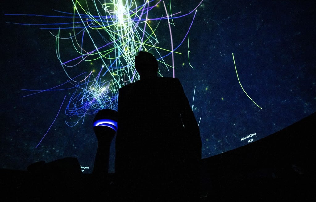 Eine Projektion im Deutschen Museum in der Sonderausstellung „100 Jahre Planetarium“.