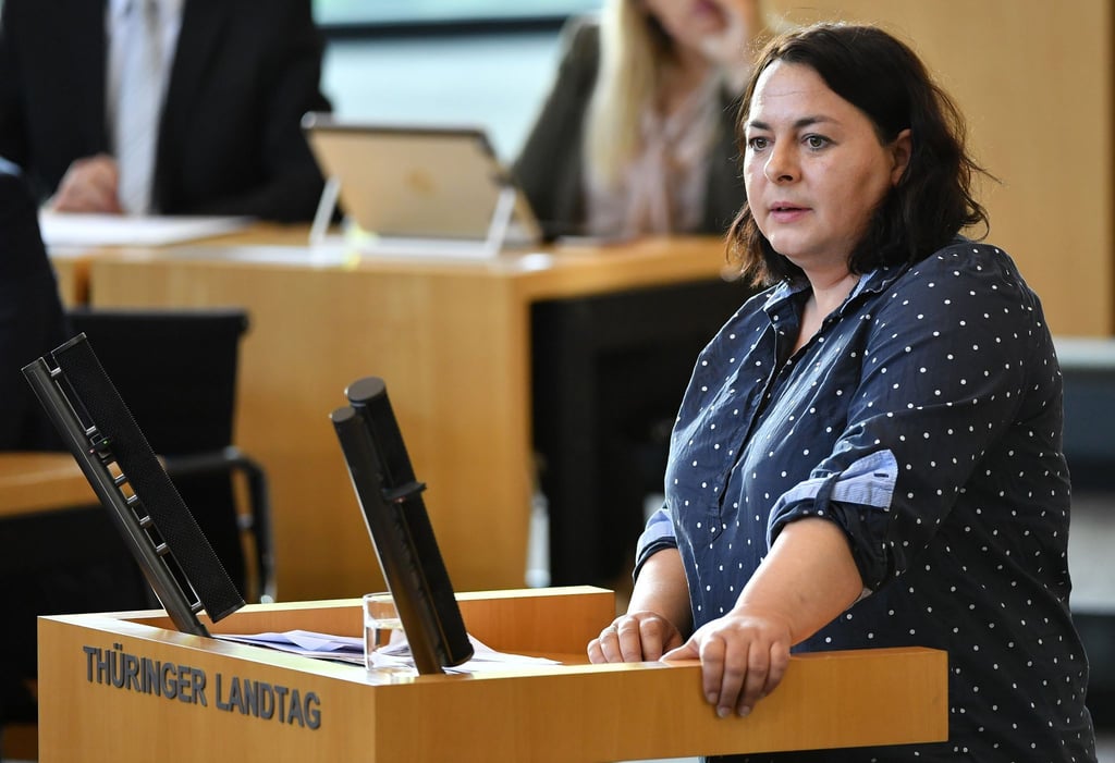 Katharina König-Preuss (Die Linke), Landtagsabgeordnete, spricht in einer Sondersitzung des Thüringer Landtages.