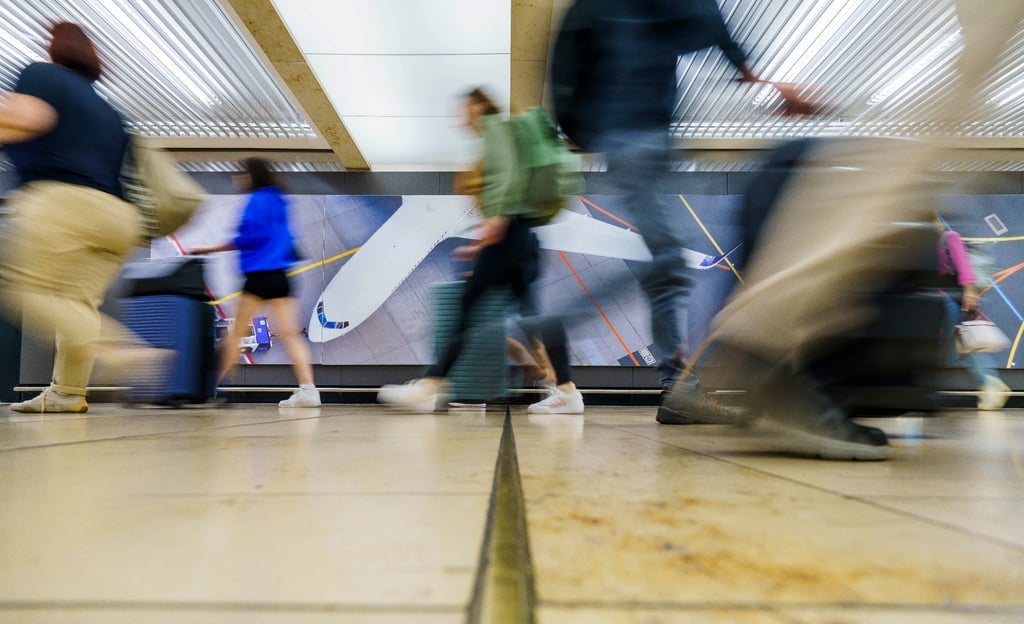 Rail-and-Fly-Tickets haben den Vorteil, dass sich die Fluggesellschaft um einen Ersatzflug kümmert, wenn sich der Zug verspätet oder ausfällt.