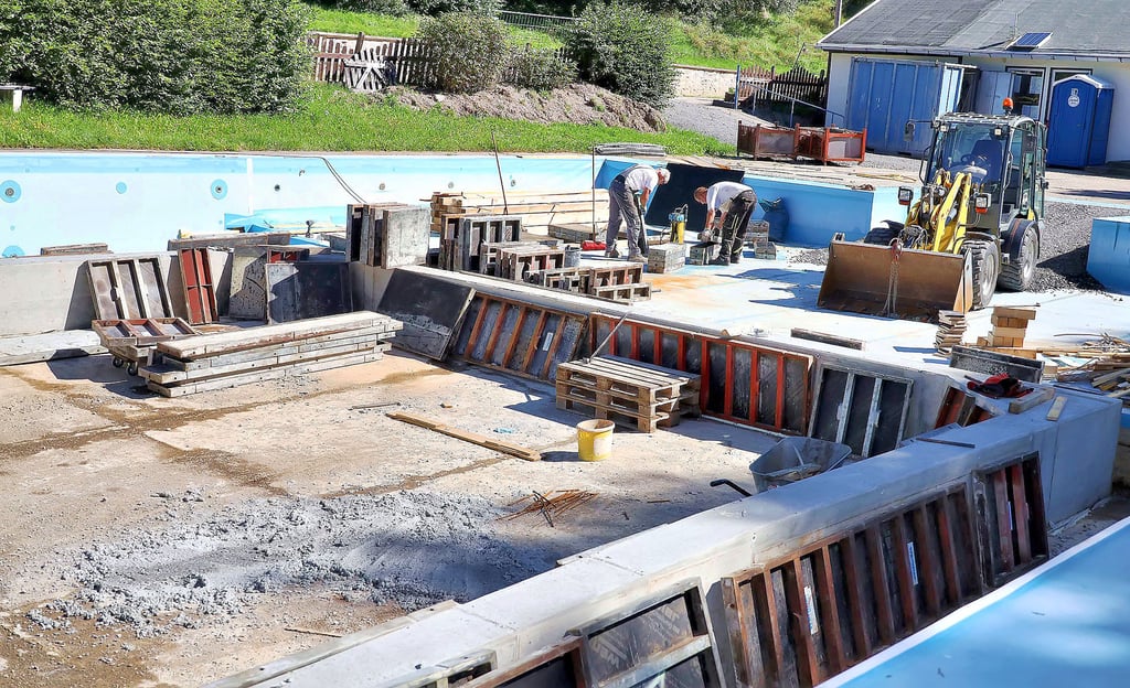 Derzeit wird das Freibad in Wolfsberg umgebaut. Bis Ende 2026 soll es fertig sein.