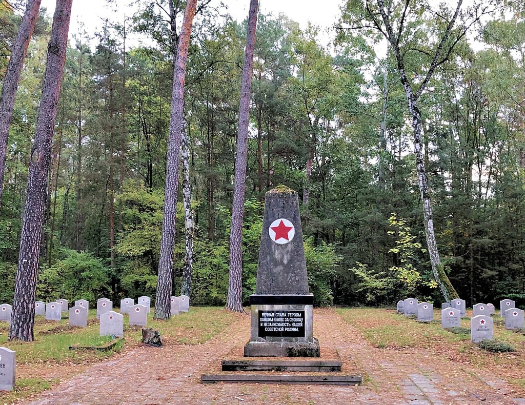 Der sowjetische Ehrenfriedhof in Roßlaus Lukoer Straße ist wieder komplett.