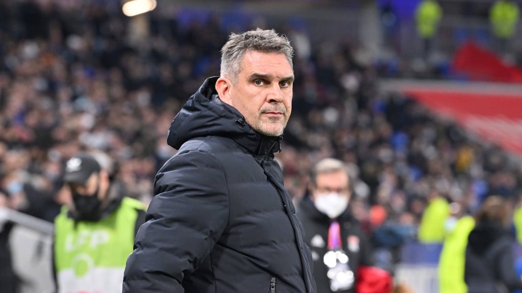 Jocelyn Gourvennec ist seit gut einem Jahr ohne Trainerposten und arbeitet als TV-Experte in Frankreich. RB Leipzig hat er dabei ganz genau im Blick.