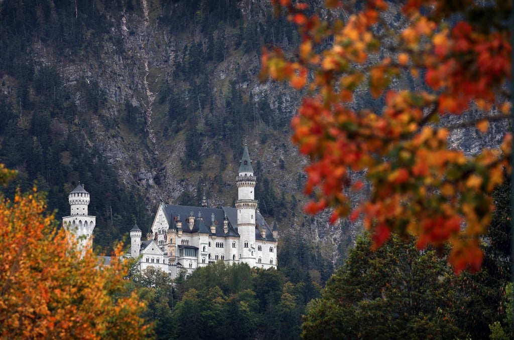 Eine Touristenattraktion als Tatort: Im Juni hatte ein Amerikaner am Schloss Neuschwanstein in Bayern zwei Touristinnen angegriffen - eine der Frauen überlebte die Attacke nicht. (Archivbild)