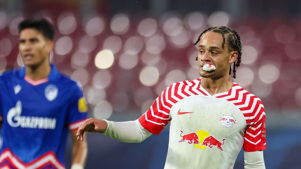 Mullbinde im Mund: Xavi Simons.