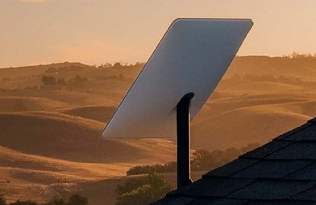 Eine Starlink-Antenne: Mit mehreren tausend Satelliten soll das Netz der US-Firma bald jeden Ort der Welt ans Internet anbinden.
