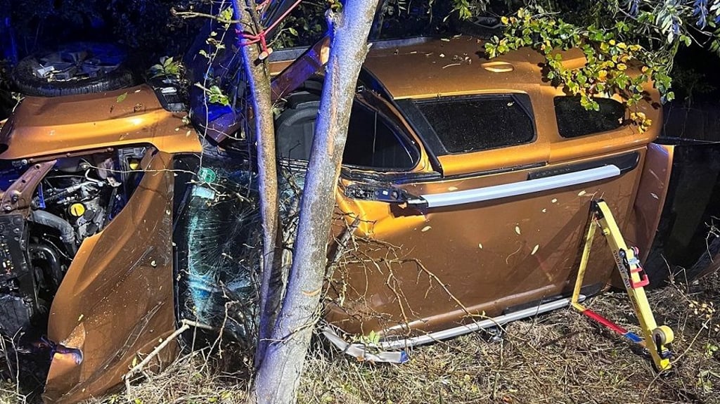 Der Wagen der 73-Jährigen ist nach dem Unfall ein Totalschaden.