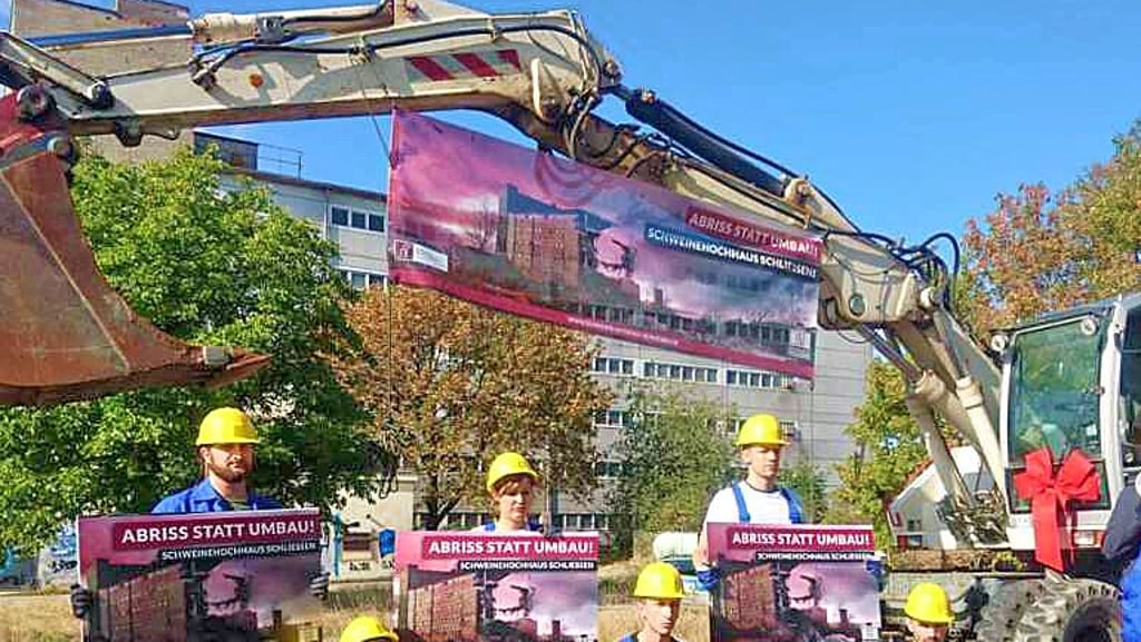 Proteste vor dem Schweinehochhaus im Jahr 2018