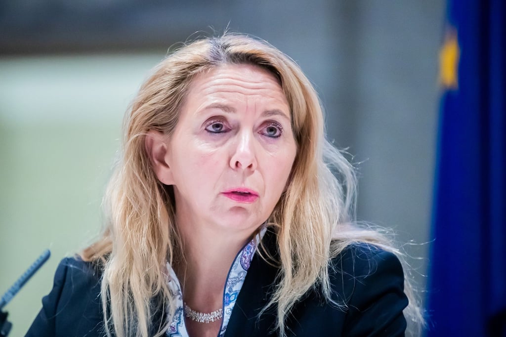 Barbara Slowik, Polizeipräsidentin in Berlin, spricht während einer Pressekonferenz.