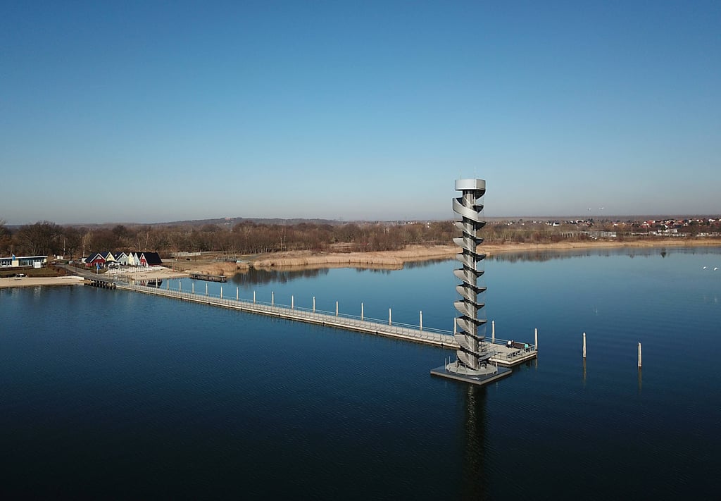 Der Pegelturm an der Goitzsche.