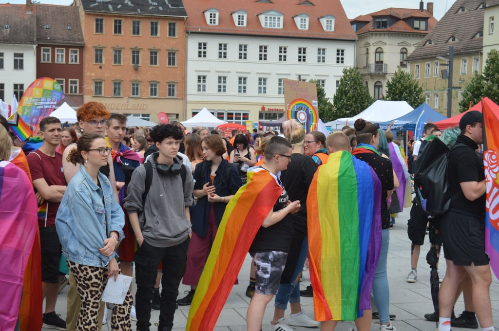 In diesem Jahr nahmen rund 600 Personen am Christopher Street Day in Weißenfels teil.