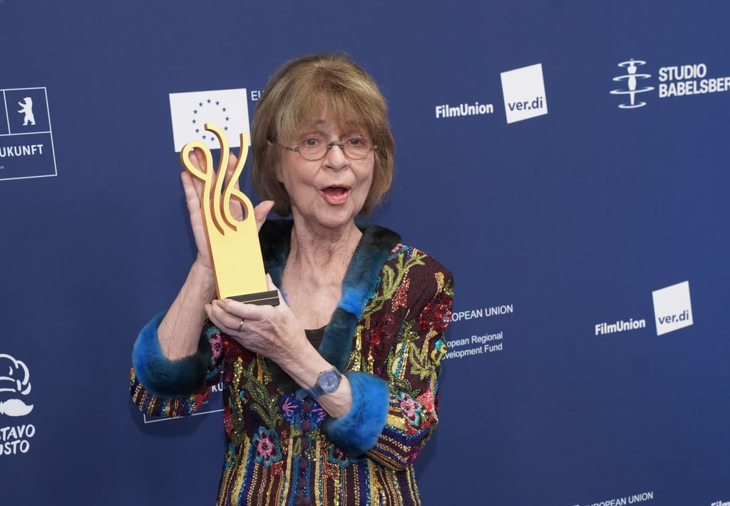 Schauspielerin Cornelia Froboess erhält den „Ehrenpreis Lebenswerk“ im Rahmen der Verleihung des Deutschen Schauspielpreises 2021.