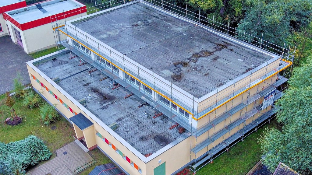Blick auf die Sporthalle in Flessau.