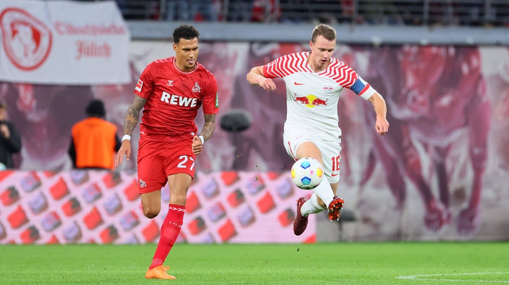 Hitzige Duelle: Davie Selke und Lukas Klostermann beim Spiel von RB Leipzig gegen den 1. FC Köln.