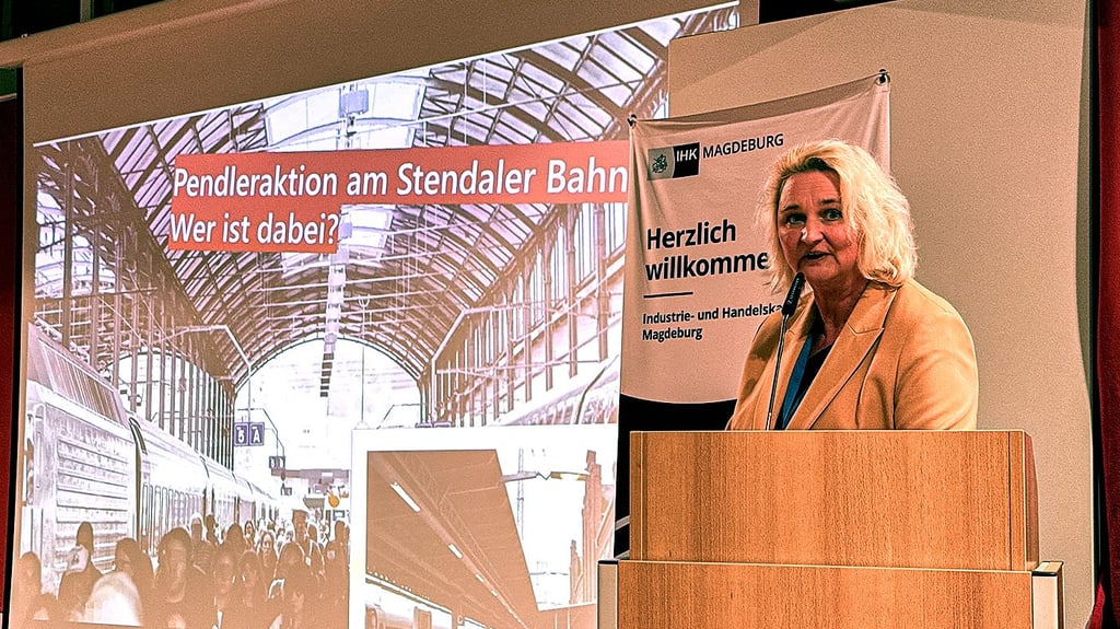 Heidi Werner, Geschäftsführerin des RKW Sachsen-Anhalt, möchte am Bahnhof in Stendal einen Pendleraktionstag veranstalten.