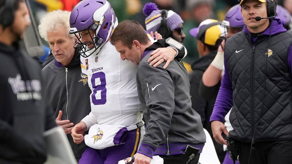 Injured NFL Quarterbacks Green Bay Packers vs. Minnesota Vikings and