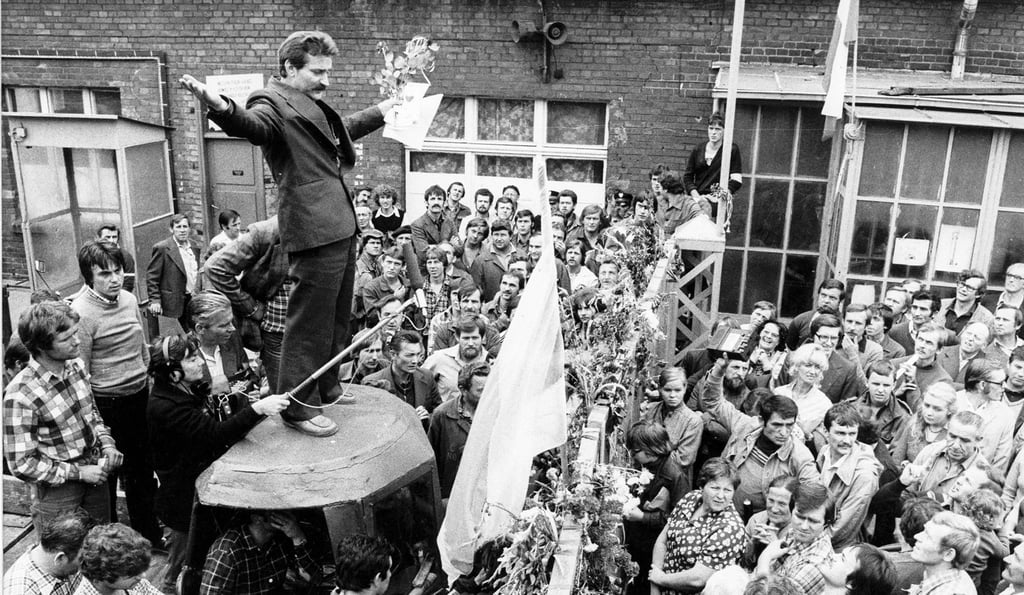 Am 26. August 1980 spricht Lech Walesa vor Werftarbeitern in Danzig – der Beginn des Umsturzes.