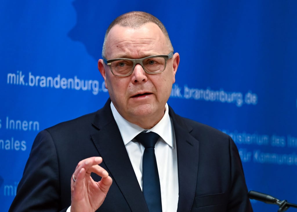 Michael Stübgen (CDU), Brandenburger Minister des Innern und für Kommunales, spricht.