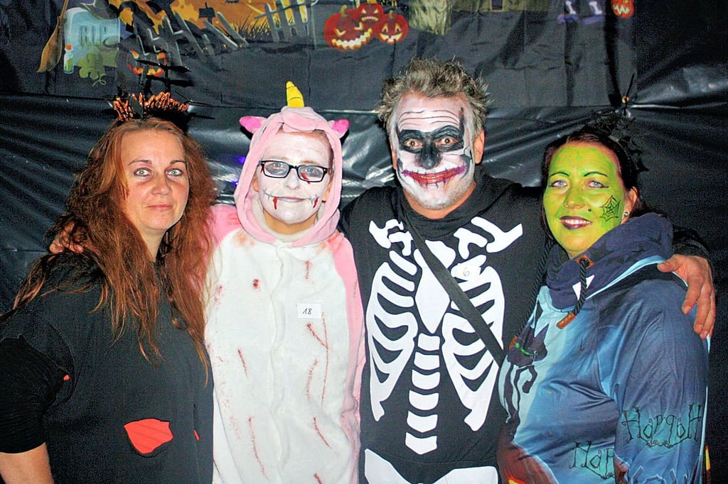 Die Organisatoren der Halloweenparty.
