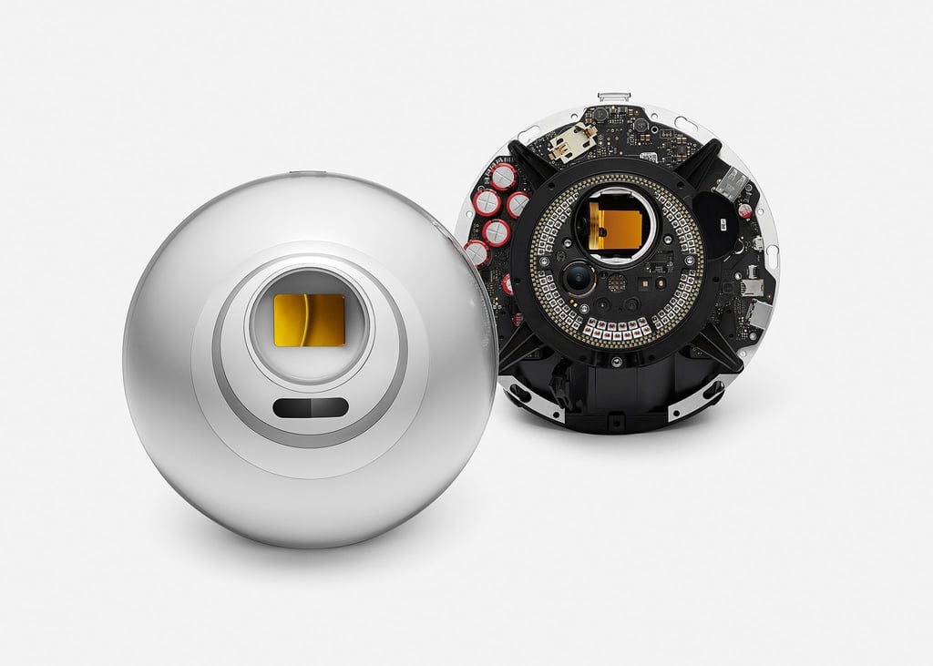 Das undatierte Handout der Tools for Humanity GmbH zeigt einen Iris-Scanner von Worldcoin (Orb).