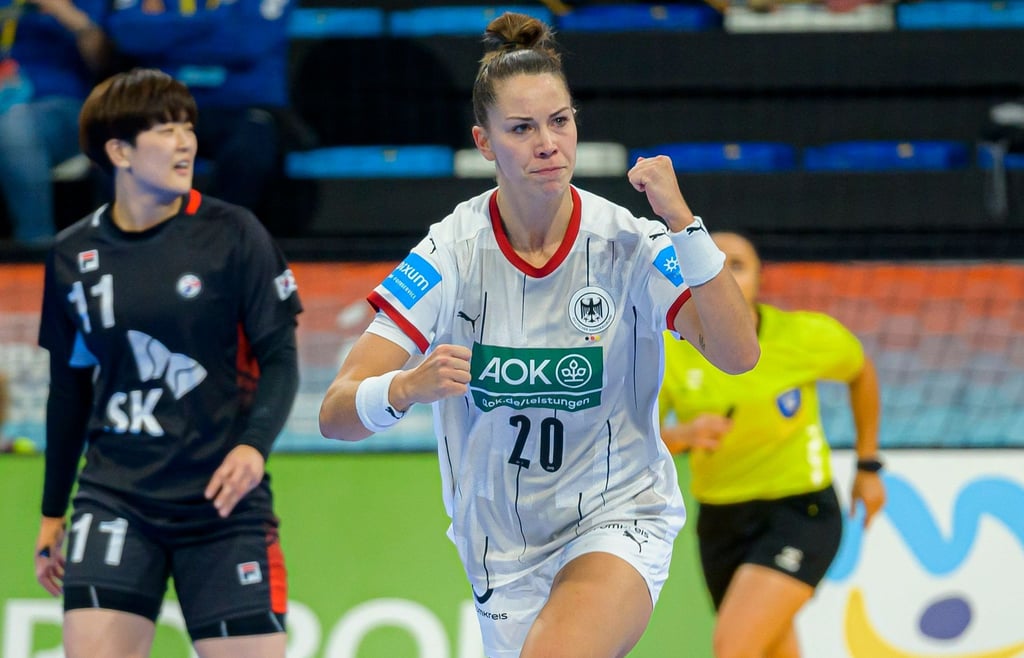 Die WM-Spiele des DHB-Teams um Emily Bölk (M) im Dezember laufen nur im Bezahl-TV.