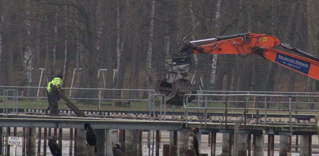 An dieser Stelle im Arendseer Strandbad befand sich einst eine Tribüne. Diese wird durch ein neues Bauwerk erstetzt.