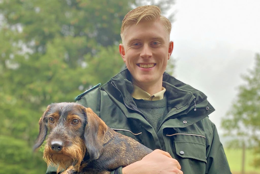 Trainee Konstantin Brandt und Dackeldame Karla leben und arbeiten seit Kurzem in Gardelegen.