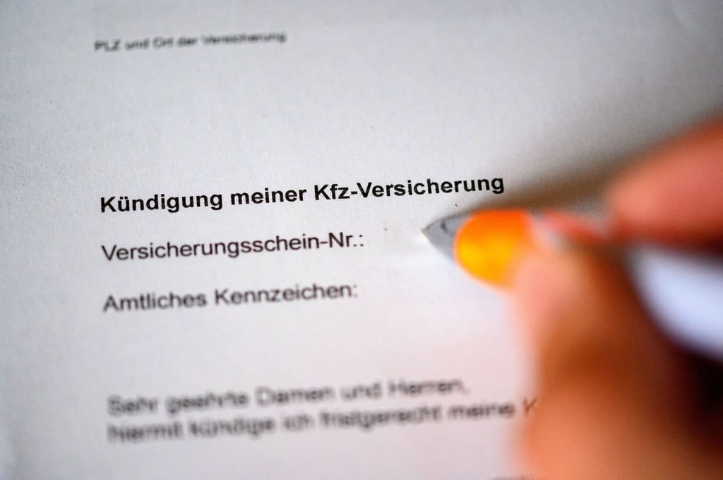 Stichtag 30.11.: Wer die Kfz-Versicherung wechseln will, kündigt am besten postalisch per Einschreiben.