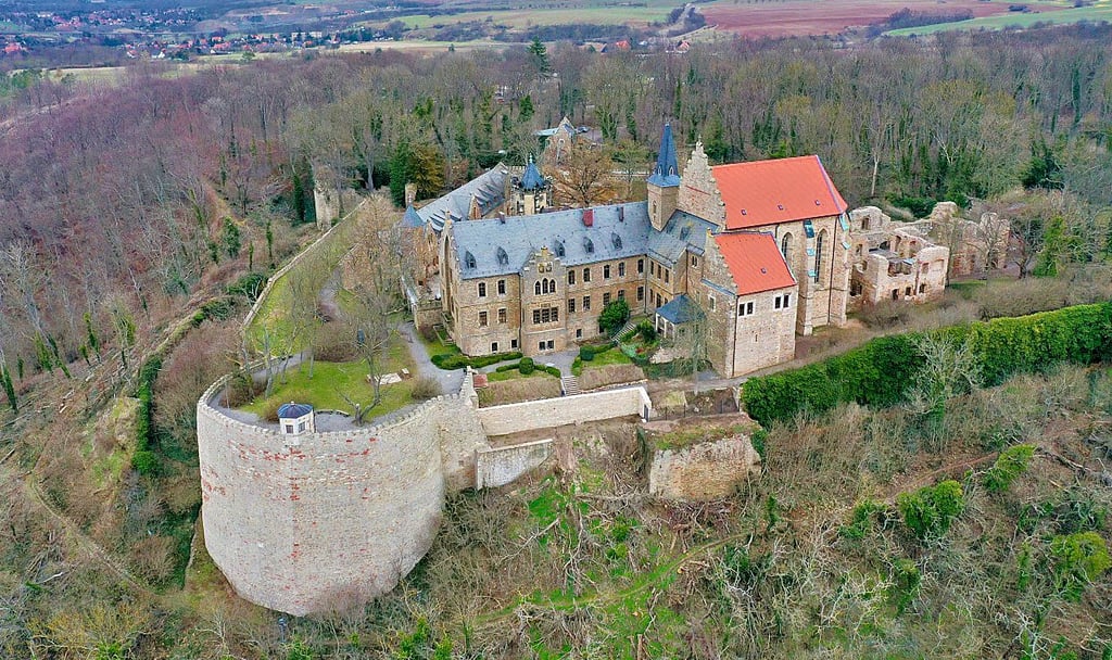 Das Mansfelder Schlossgelände aus der Vogelperspektive.