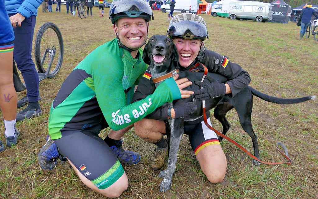 Peter und Rabea Wening aus Gelsenkirchen sind mit ihrem Hund „Champ“ erstmals bei einer WM auf Medaillenjagd gegangen.