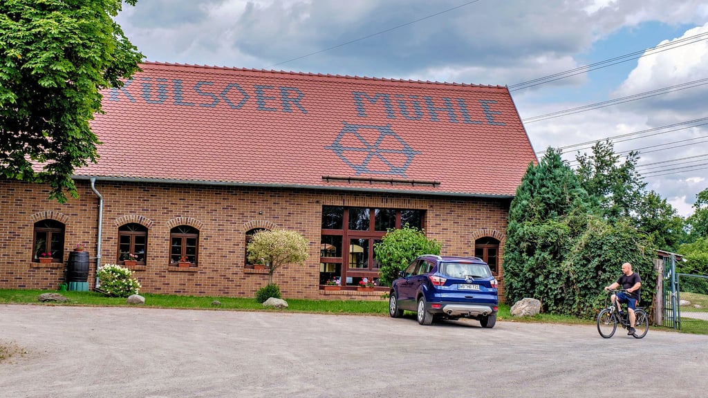 Der Kienbergrundweg führt direkt an der Külsoer Mühle, die am Samstag als Treffpunkt für die Flämis Huus Exkursion gilt, vorbei.