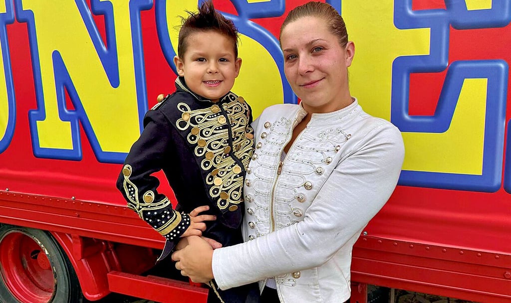Mason und Madeleine Kaselowsky gehören mit zu den zehn Artisten, die am Wochenende in Elster auftreten.
