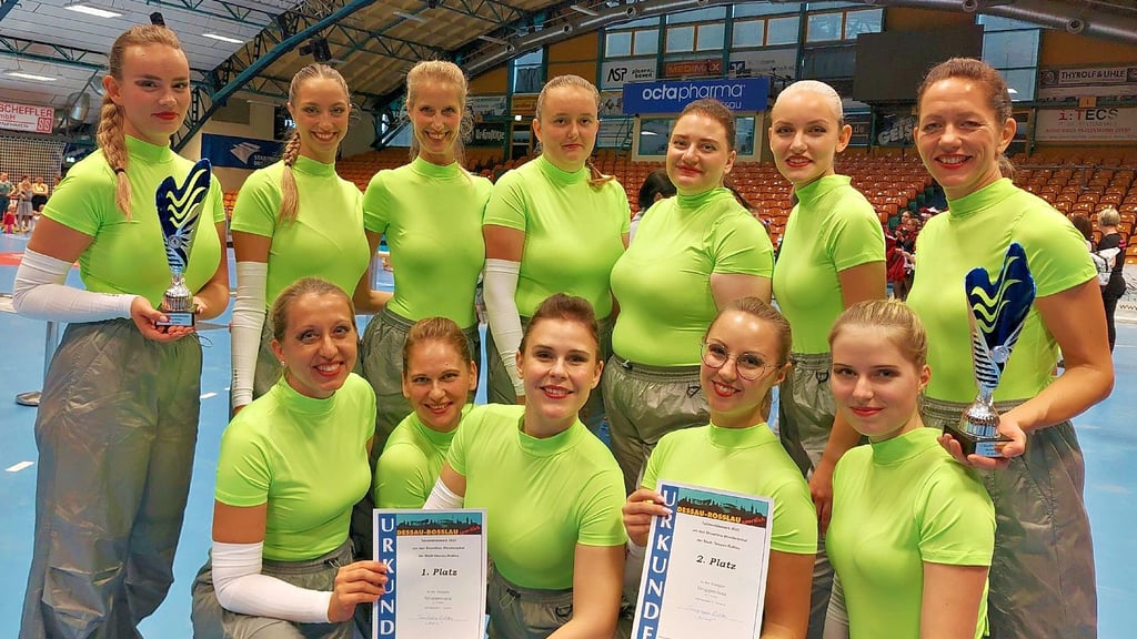 Die „Hotcats“ des Tanzstudios Eisleben haben einen ersten und einen zweiten Platz erkämpft. Zusätzlich gab es einen Wanderpokal.