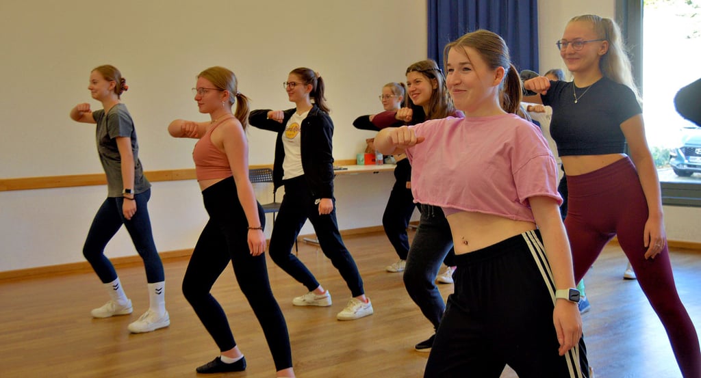 Am Wochenende probten die Tanzgruppen der Sunflowers im Bürgerhaus für die Weihnachtsshows.