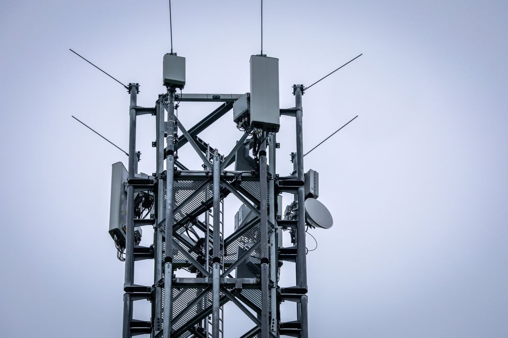 Symbolfoto - 38 Meter hoch soll der geplante Funkmast am Rand von Bräunrode werden. Er soll den Ort mit 2G/GSM und 4G – perspektivisch auch 5G – versorgen.