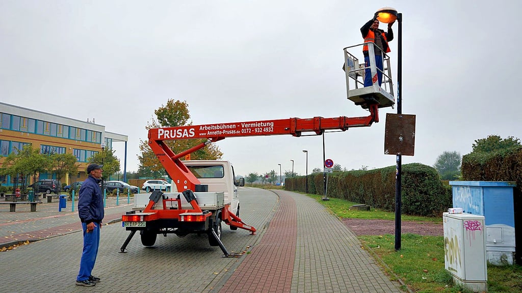 Die Lampen in der Schwimmbadstraße sind repariert.