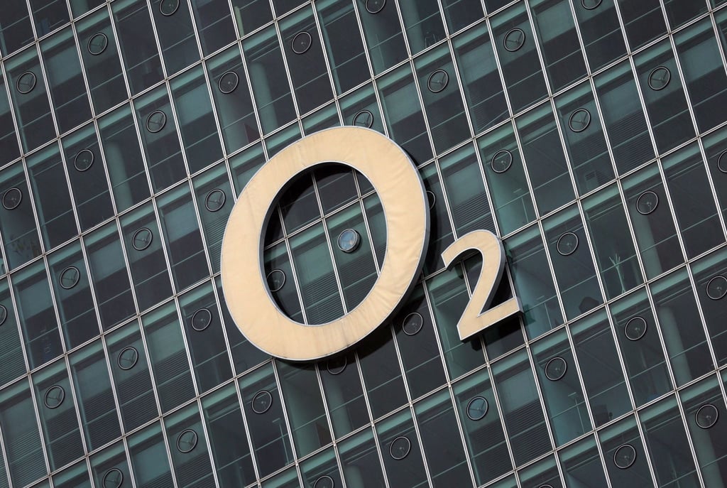 Der Mobilfunk ist das Kerngeschäft von O2, das Festnetz spielt eher eine Nebenrolle - hier setzt die Firma nicht auf eigene Leitungen, sondern sie hat Kapazitäten anderer Firmen gemietet.