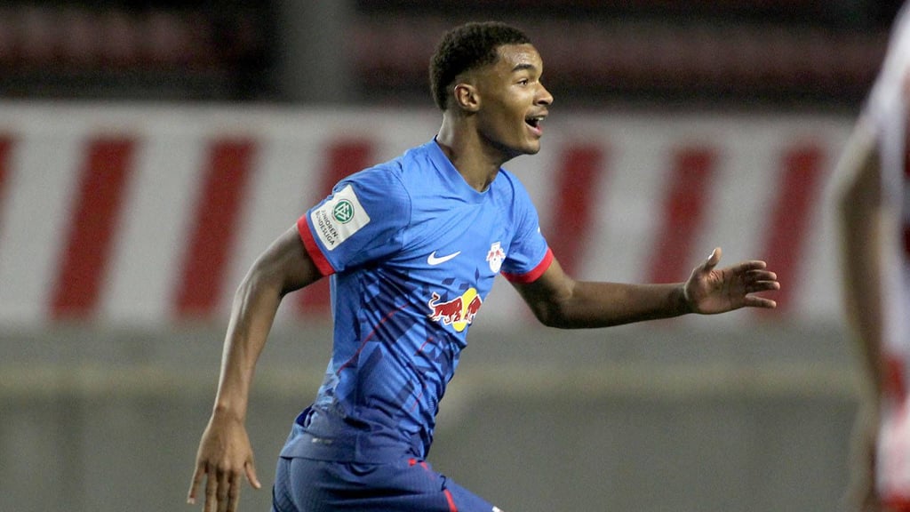 Yannick Eduardo freut sich über sein Tor für RB.