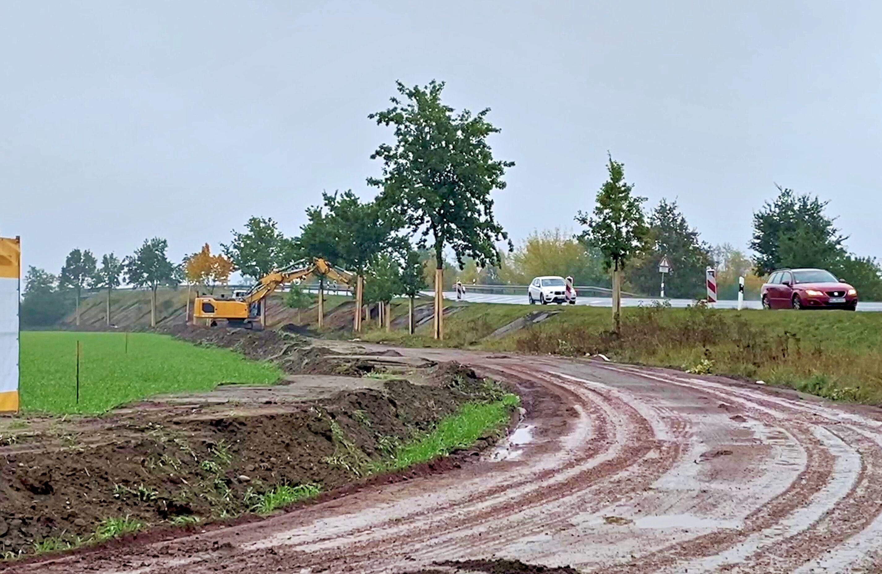 Bauarbeiten An Der B1gegen Abbruch Der Böschung Nahe A2 Bei Burg