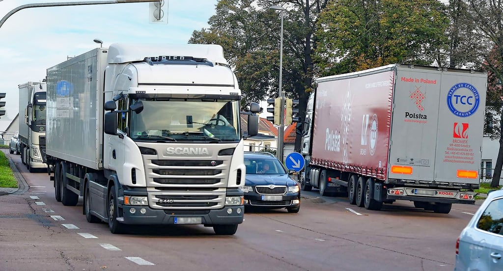 Die Zerbster Brücke ächzt jeden Tag unter enormen Verkehrslasten und soll zeitweise zur Einbahnstraße werden.