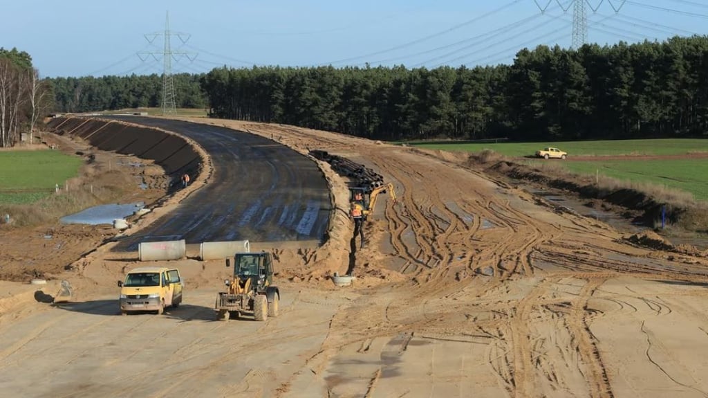 Blick auf einen Streckenabschnitt der A14, der noch gebaut wird.&nbsp; Foto: