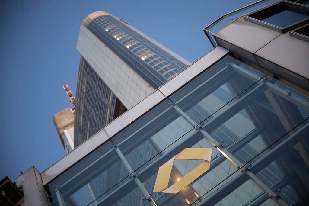 Wie bei anderen Geldhäusern beflügeln auch bei der Commerzbank die gestiegenen Zinsen die Geschäfte.