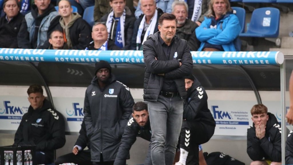 Hoffen auf die Rückkehr in die Erfolgsspur: FCM-Cheftrainer Christian Titz und seine Schützlinge um Amara Condé, Cristiano Piccini, Alexander Nollenberger und Noah Kruth (v. l. n. r.).