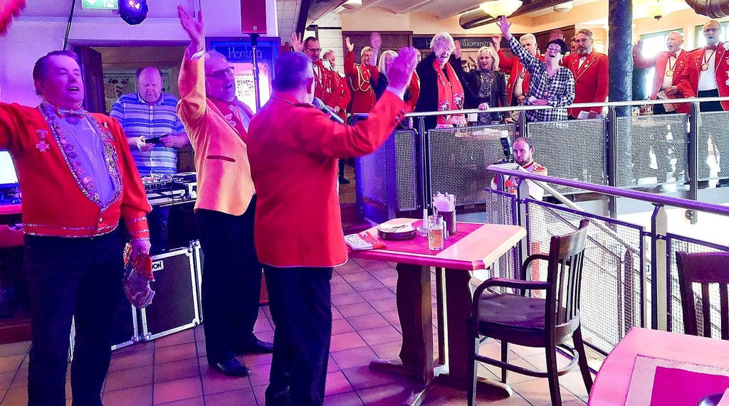 Mit dem Kommando „Kappen auf“ starten die Dessauer Karnevalsvereine MCC, Gelb-Rot und WCC am 11.11. um 11.11 Uhr traditionell im „Brauhaus zum Alten Dessauer“ am kommenden Samstag gemeinsam in ihre Sessionen 2023/2024.