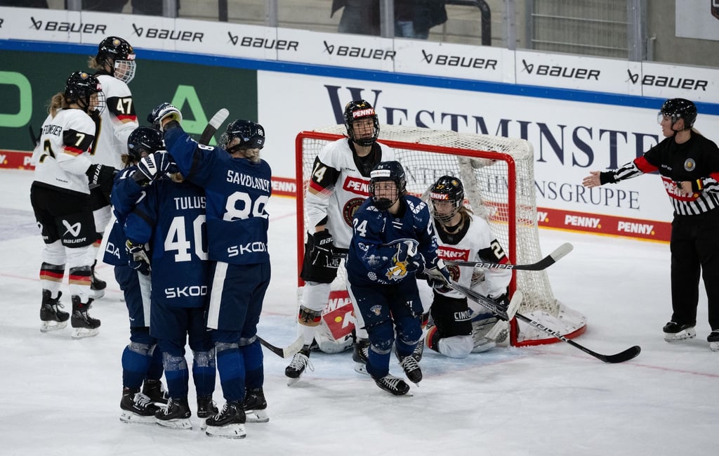 Die DEB-Frauen kassierten gegen Finnland eine deutliche Niederlage.