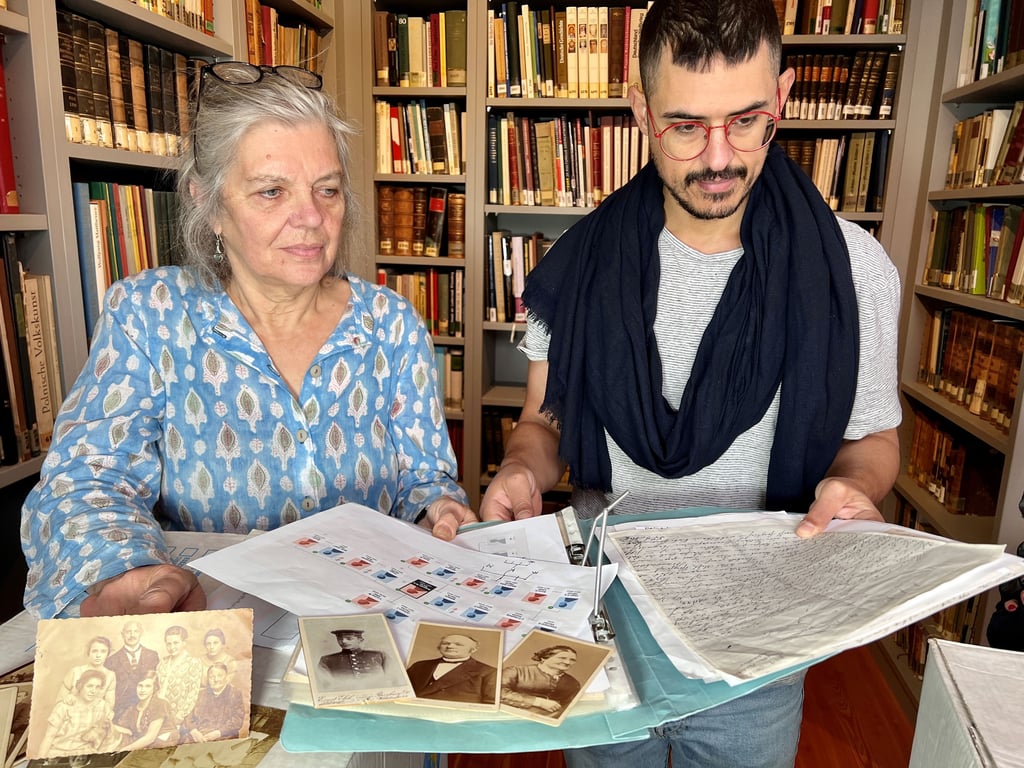 Candy Ballantyne und Magid El-Bushra sind aus England nach Bernburg gekommen, um ein Familienrätsel zu lösen.